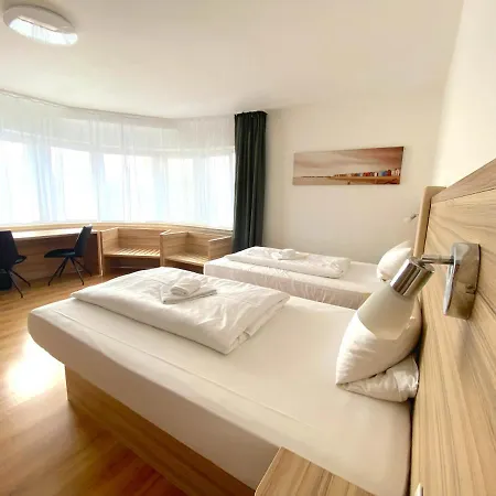 Hotel Limok *